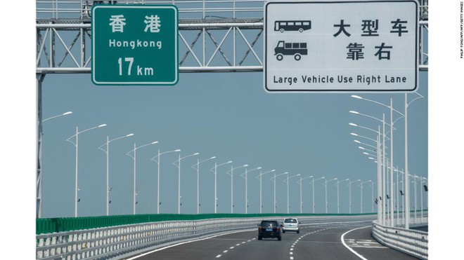 Trung Quốc khánh thành cầu vượt biển dài nhất thế giới, đi 62km từ Hồng Kông sang Ma Cao chỉ mất 30 phút - Ảnh 16.