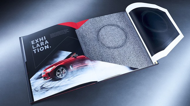 Ô tô của KIA khó có thể drift nhưng sách quảng cáo xe của họ thì có thể drift khét lẹt ngay trên trang giấy - Ảnh 4.