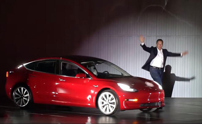 Lạc quan về tương lai của Tesla, Elon Musk mua luôn 25 triệu USD cổ phiếu của công ty - Ảnh 2.