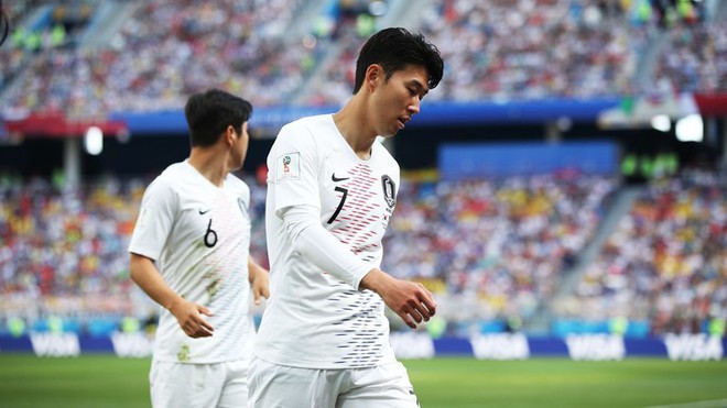 Công nghệ VAR khiến Hàn Quốc thua penalty, nguy cơ bị loại sớm ở World Cup 2018 - Ảnh 2.