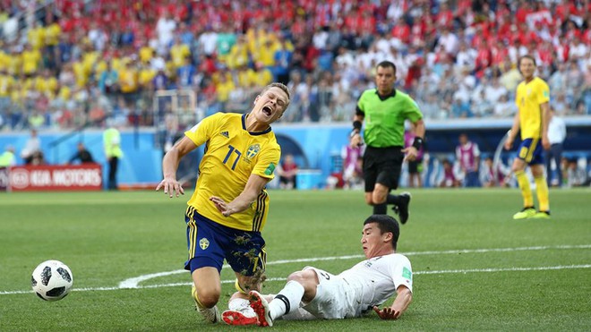 Công nghệ VAR khiến Hàn Quốc thua penalty, nguy cơ bị loại sớm ở World Cup 2018 - Ảnh 1.