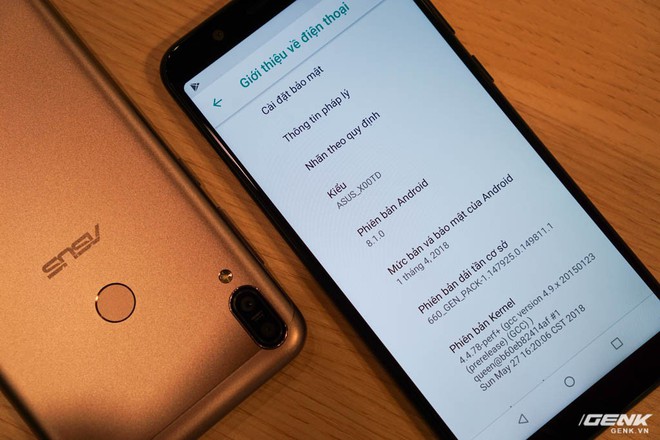  Về cấu hình, Zenfone 5 Max Pro sử dụng Snapdragon 636, một trong những vi xử lý thuộc hàng cận cao cấp mới nhất của Qualcomm, 8 nhân Kryo 260 1,6 GHz với tiến trình 14 nm cho hiệu năng tốt hơn cũng như vận hành mát mẻ hơn. Phiên bản về Việt Nam sẽ có lựa chọn LPDDR4 RAM 3GB và 4 GB, pin dung lượng 5.000 mAh, chạy trên nền Android 8.1. 