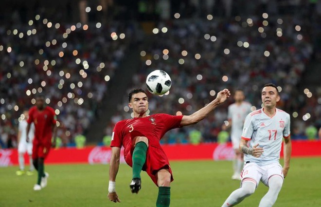 Những khoảnh khắc ấn tượng, đầy cảm xúc sau lượt trận đầu tiên tại World Cup 2018 - Ảnh 53.