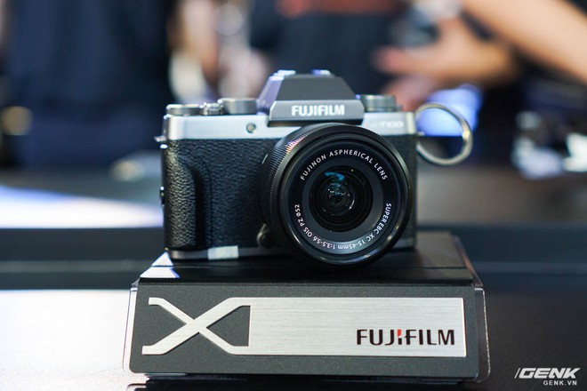 Ảnh thực tế X-T100 tại Việt Nam: máy ảnh không gương lật dành cho người mới tập chơi của Fujifilm - Ảnh 1.
