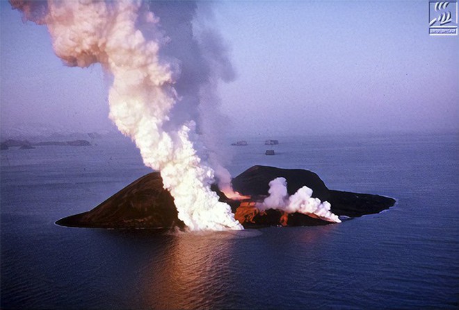 Đảo núi lửa Surtsey: Cấm địa kỳ bí của giới khoa học ngoài khơi Iceland, đến năm 1963 mới được phát hiện - Ảnh 2.