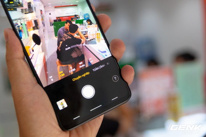 Vivo NEX, smartphone không tai thỏ, màn hình chiếm trọn mặt trước đầu tiên trên thế giới đã về Việt Nam - Ảnh 16.