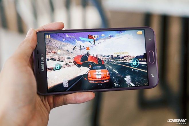 Trên tay Galaxy J4 tím mộng mơ: Vỏ nhựa, pin tháo rời, chạy sẵn Android 8, giá 3,79 triệu - Ảnh 13.