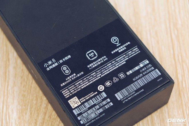 Tr&ecirc;n tay Xiaomi Mi 8 mới về VN: Tai thỏ giống iPhone X, nhận dạng khu&ocirc;n mặt rất nhanh, tuy nhi&ecirc;n chất lượng ảnh chưa ấn tượng - Ảnh 2.