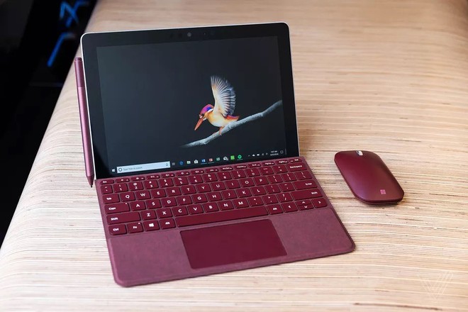 Microsoft bất ngờ ra mắt tablet giá rẻ Surface Go: thiết kế không đổi, màn hình chỉ 10 inch, giá 399 USD - Ảnh 1.