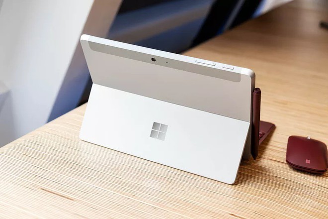 Microsoft bất ngờ ra mắt tablet giá rẻ Surface Go: thiết kế không đổi, màn hình chỉ 10 inch, giá 399 USD - Ảnh 3.