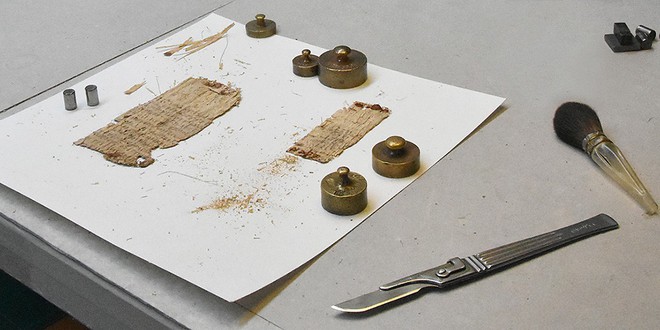 Bí mật tờ văn tự cổ viết trên giấy cói niên đại 2.000 năm tuổi đã được giải đáp: hóa ra là chữ bác sĩ - Ảnh 2.