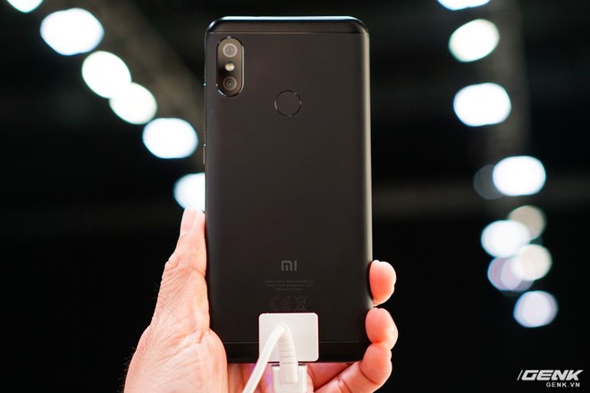 Xiaomi Mi A2, A2 Lite ra mắt: bộ đôi smartphone Android One giá chưa đến 6 triệu, thiết kế na ná iPhone X, cũng có camera AI - Ảnh 11.