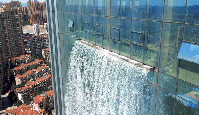 Công ty xây dựng Trung Quốc chơi trội, tạo ra một thác nước nhân tạo khổng lồ cao 106 mét, tiêu tốn 100 USD tiền điện/1 tiếng - Ảnh 3.