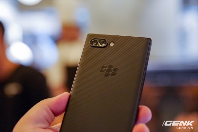 Blackberry Key2 chính thức ra mắt tại Việt Nam: vẫn thiết kế không lẫn đi đâu được, với nhiều cải tiến đáng kể, giá 17 triệu đồng - Ảnh 13.