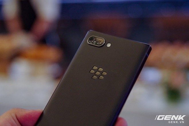 Blackberry Key2 chính thức ra mắt tại Việt Nam: vẫn thiết kế không lẫn đi đâu được, với nhiều cải tiến đáng kể, giá 17 triệu đồng - Ảnh 17.