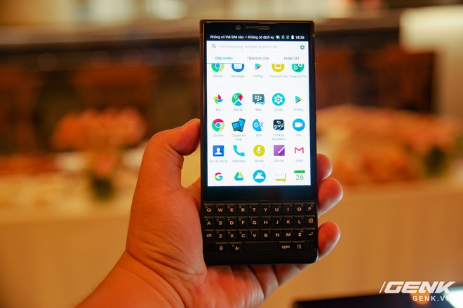 Blackberry Key2 chính thức ra mắt tại Việt Nam: vẫn thiết kế không lẫn đi đâu được, với nhiều cải tiến đáng kể, giá 17 triệu đồng - Ảnh 8.