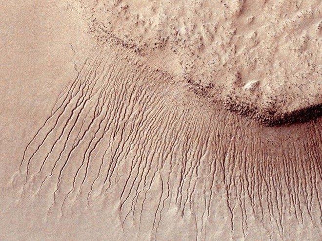 Cận cảnh bề mặt kỳ thú trên Sao Hỏa trong loạt ảnh mới nhất của NASA - Ảnh 10.