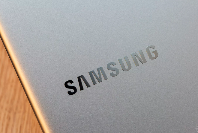 Lộ hình ảnh tablet Samsung Galaxy Tab S4, không còn nút home và có màn hình lớn hơn, có thể có máy quét mống mắt - Ảnh 1.