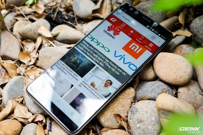 Ảnh thực tế HTC U12 Plus tại Việt Nam: phím bấm cảm biến lực, 4 camera, màn hình tràn viền không tai thỏ - Ảnh 10.