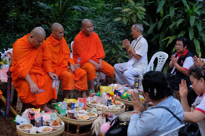 Các hình ảnh cho thấy quy mô và độ phức tạp của nỗ lực giải cứu các cậu bé Thái Lan bị mắc kẹt - Ảnh 11.