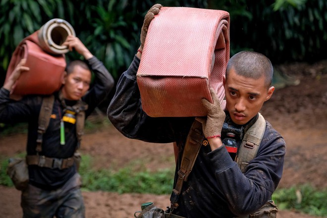 Các hình ảnh cho thấy quy mô và độ phức tạp của nỗ lực giải cứu các cậu bé Thái Lan bị mắc kẹt - Ảnh 22.