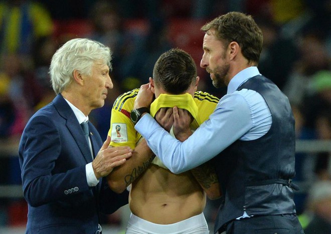 Sống đẹp mùa World Cup: HLV đội tuyển Anh an ủi các cầu thủ Colombia rồi mới ăn mừng chiến thắng - Ảnh 1.