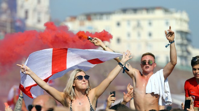 Hóa ra đây chính là lý do cổ động viên đội tuyển bóng đá Anh cứ hát vang “It’s coming home” suốt cả tháng trời nay - Ảnh 2.