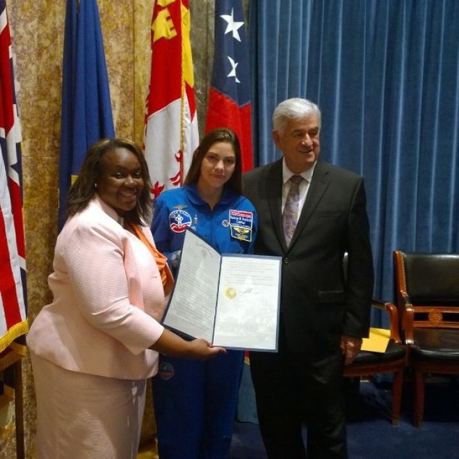 Nữ phi hành gia 17 tuổi này đang được NASA đào tạo để trở thành người đầu tiên đặt chân lên sao Hỏa - Ảnh 10.
