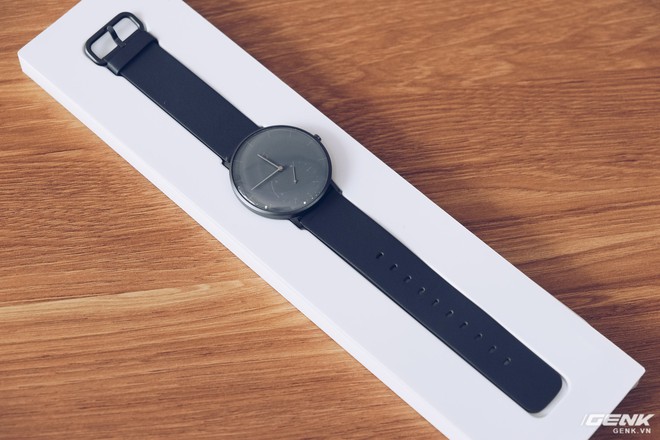 Trên cổ tay đồng hồ Xiaomi Mijia Quartz Watch mới về VN: Đồng hồ truyền thống kết hợp theo dõi sức khỏe, pin 6 tháng, giá 1.5 triệu đồng - Ảnh 2.