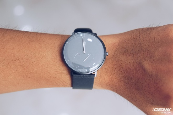 Trên cổ tay đồng hồ Xiaomi Mijia Quartz Watch mới về VN: Đồng hồ truyền thống kết hợp theo dõi sức khỏe, pin 6 tháng, giá 1.5 triệu đồng - Ảnh 5.