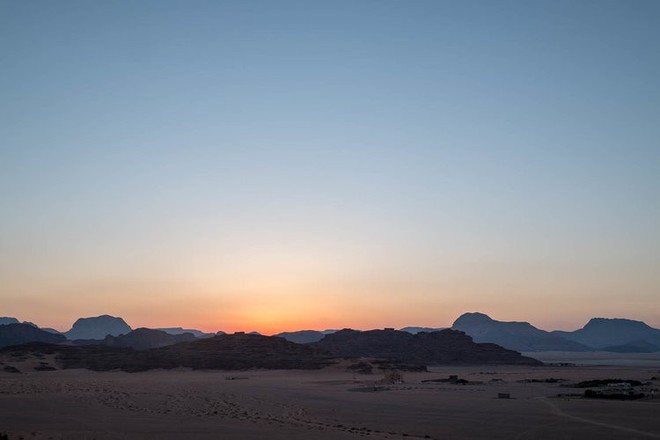Chiêm ngưỡng vẻ choáng ngợp của sa mạc từng xuất hiện trong các cảnh phim Star Wars và The Martian - Ảnh 10.