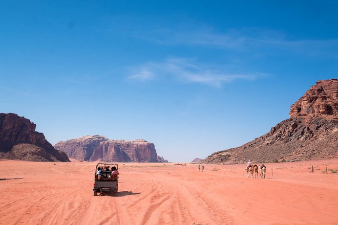 Chiêm ngưỡng vẻ choáng ngợp của sa mạc từng xuất hiện trong các cảnh phim Star Wars và The Martian - Ảnh 15.