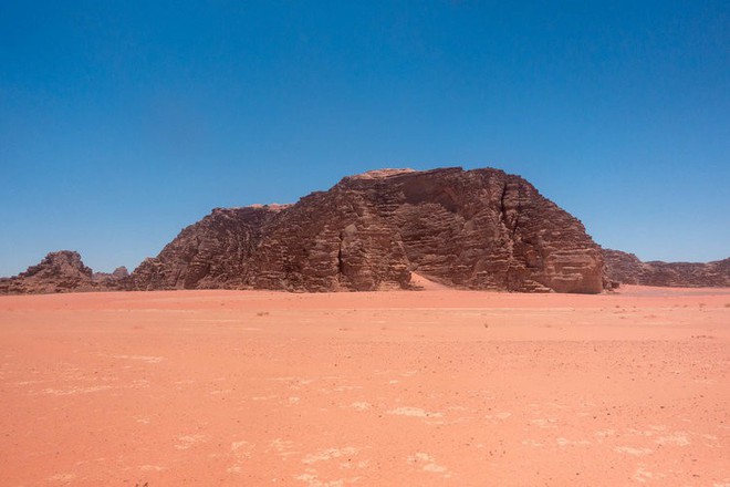 Chiêm ngưỡng vẻ choáng ngợp của sa mạc từng xuất hiện trong các cảnh phim Star Wars và The Martian - Ảnh 21.