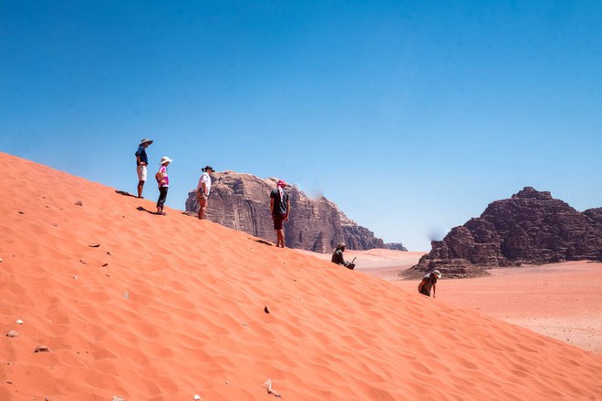 Chiêm ngưỡng vẻ choáng ngợp của sa mạc từng xuất hiện trong các cảnh phim Star Wars và The Martian - Ảnh 27.