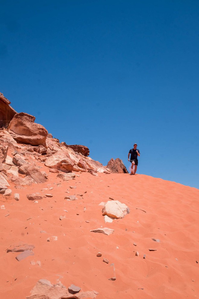 Chiêm ngưỡng vẻ choáng ngợp của sa mạc từng xuất hiện trong các cảnh phim Star Wars và The Martian - Ảnh 28.