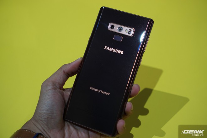 Ảnh thực tế Galaxy Note9 vừa mới ra mắt: Có những gì đỉnh hơn người tiền nhiệm Note8? - Ảnh 6.