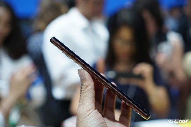 Ảnh thực tế Galaxy Note9 vừa mới ra mắt: Có những gì đỉnh hơn người tiền nhiệm Note8? - Ảnh 8.