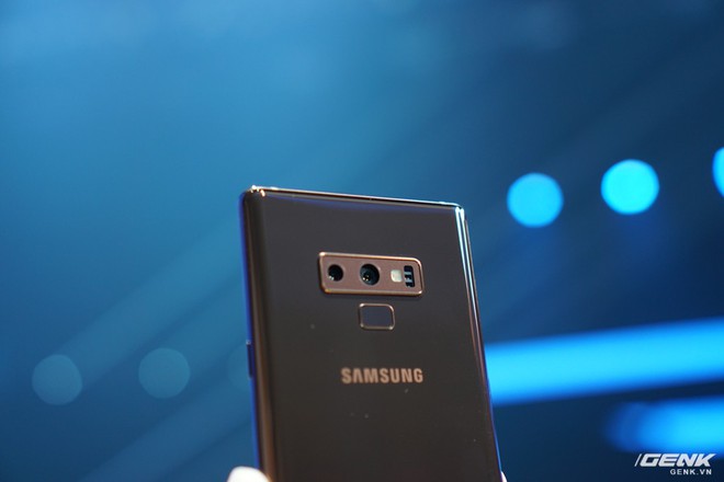 Ảnh thực tế Galaxy Note9 vừa mới ra mắt: Có những gì đỉnh hơn người tiền nhiệm Note8? - Ảnh 10.
