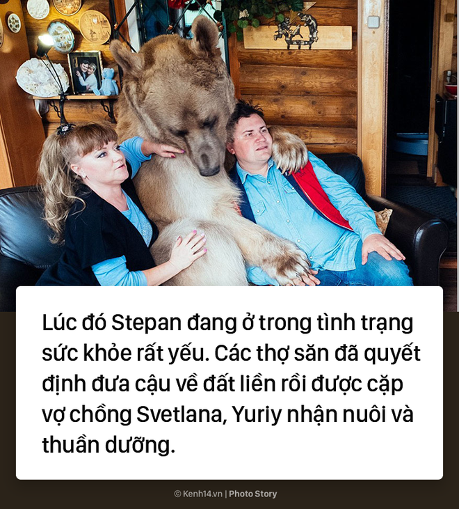 Chăm sóc như con ruột, cặp vợ chồng Nga đã chung sống với chú gấu mồ côi suốt 25 năm - Ảnh 2.