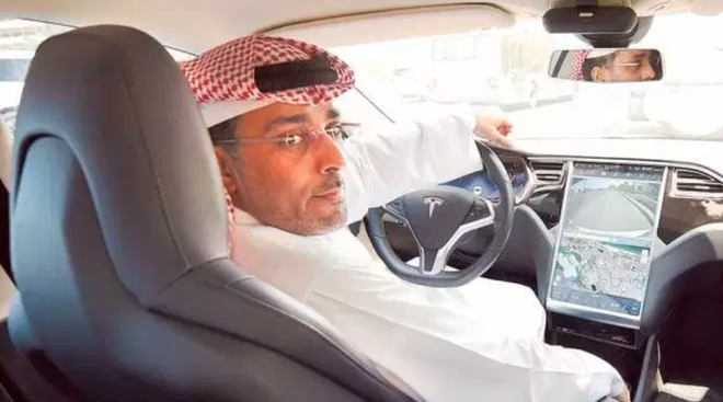 Quỹ Ả Rập Xê-Út có thể có giá trị 2000 tỷ USD đang quan tâm tới việc tư nhân hóa của Tesla - Ảnh 2.