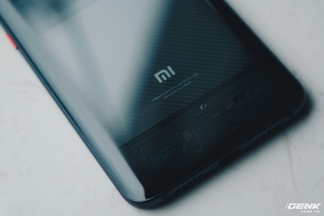 Đây là Xiaomi Mi 8 EE giá 19 triệu tại VN: Mặt lưng trong suốt, vân tay trong màn hình, quét khuôn mặt 3D - Ảnh 15.