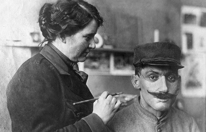 Bằng khả năng điêu khắc, người phụ nữ này đã giúp vô số thương binh Thế chiến I lấy lại cuộc sống bình thường - Ảnh 1.
