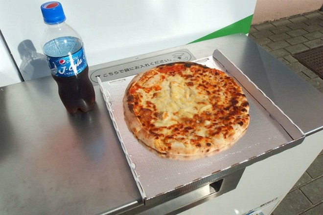 Ở Nhật Bản có cả máy bán pizza tự động, chẳng cần lo cửa hàng đóng cửa, cứ ra mua là có - Ảnh 4.