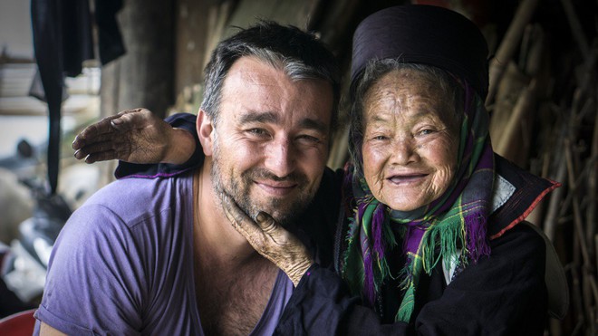 Những nét văn hóa truyền thống của các dân tộc thiểu số ở Việt Nam đẹp mê hồn qua ống kính nhiếp ảnh gia Pháp - Ảnh 1.