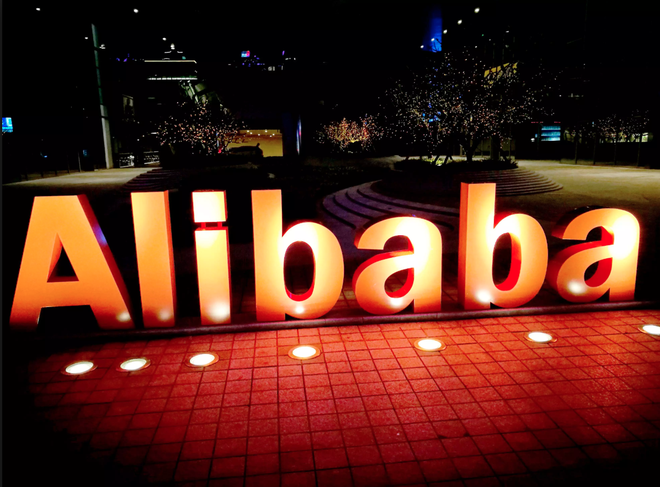 Alibaba Q1: Doanh thu tăng 61%, thương mại điện tử vẫn là cốt lõi, đám mây tăng trưởng mạnh mẽ, song lợi nhuận lại giảm - Ảnh 1.
