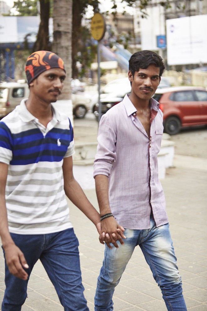 Nắm tay nhau mỗi khi ra đường: Nét văn hóa kỳ lạ nhưng thú vị giữa những anh đàn ông Ấn Độ - Ảnh 5.