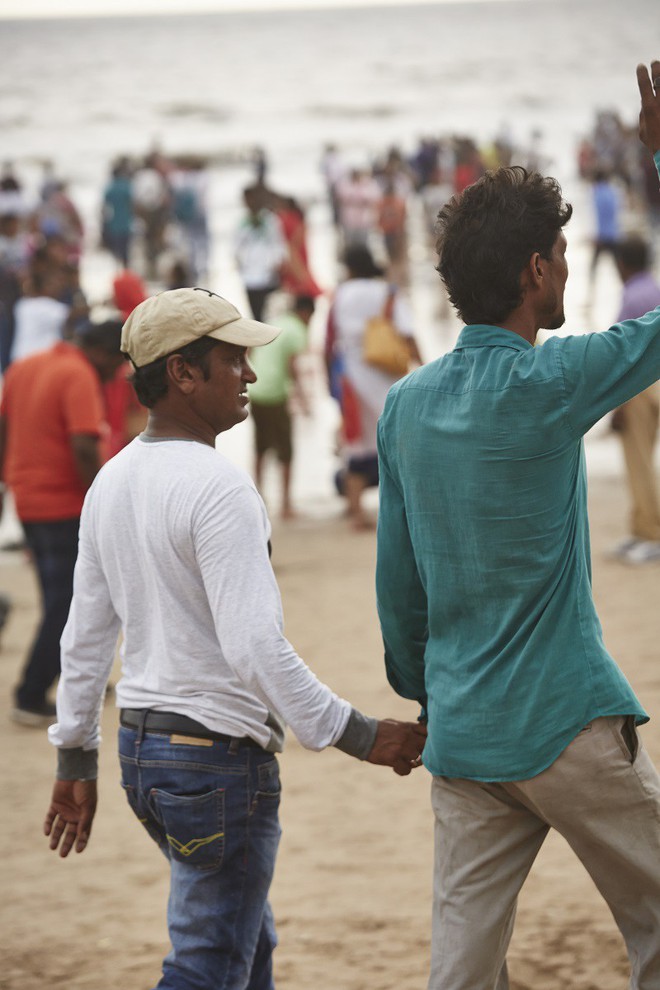 Nắm tay nhau mỗi khi ra đường: Nét văn hóa kỳ lạ nhưng thú vị giữa những anh đàn ông Ấn Độ - Ảnh 7.