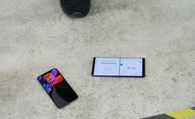 Thử thách thả rơi Galaxy Note9 và iPhone X: Cả hai đều dùng kính nhưng bên nào bền hơn? - Ảnh 4.