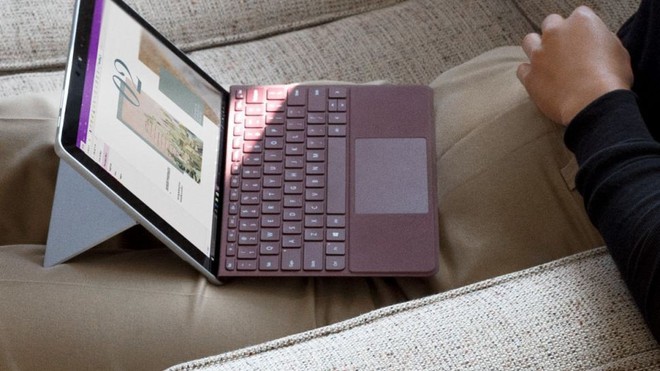 Microsoft có thể giới thiệu công nghệ sạc không dây cực nhanh cho các thiết bị Surface - Ảnh 1.