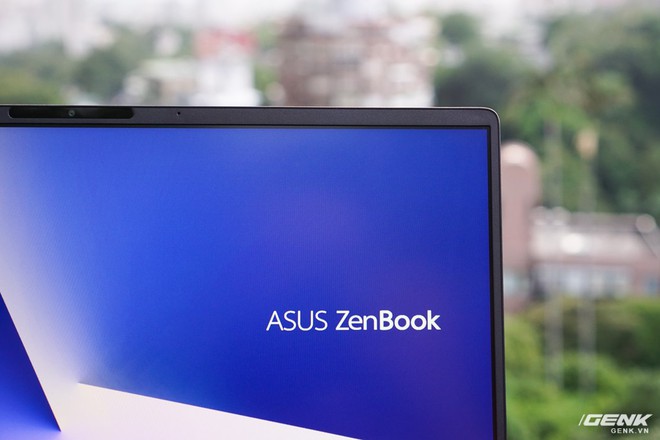 [IFA 2018] Cận cảnh loạt laptop Asus ZenBook mới với viền màn hình siêu mỏng, numpad tích hợp trong bàn rê chuột - Ảnh 6.